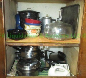 lot 252 image: Assorted pots and pans plus
