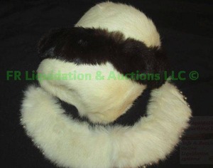 lot 193 image: Genuine fur chokers and genuine fur hand muff