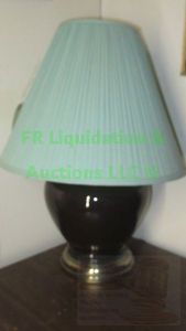lot 195 image: Accent lamp
