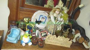 lot 173 image: Assorted ceramics, dolls and more collectibles