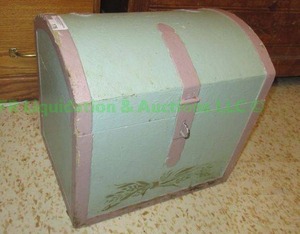 lot 176 image: Medium size storage trunk with contents 18 x 16 x 13