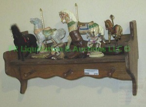 lot 219 image: Carousal horse, cowboy boot figurines plus Texas theme shelf