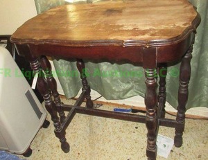 lot 232 image: Vintage accent table, top needs refinished