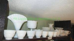 lot 115 image: Milk glass collection as shown