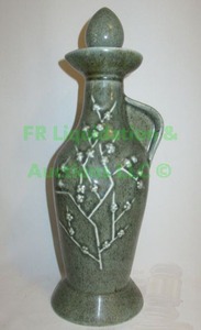 lot 118 image: Retro 1965 Jim Beam Regal china whiskey decanter
