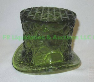 lot 132 image: Fenton glass cigarette hat