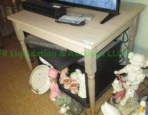 lot 141 image: Accent table and TV stand 25 x 32 x 23