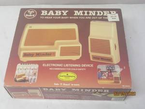 lot 32 image: VINTAGE SAFE T GUARD BABY MINDER ELECTRONIC LISTENING DEVICE 00010