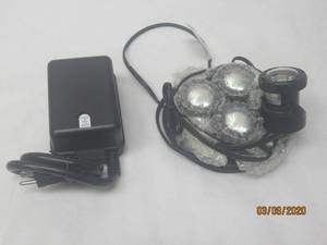 lot 57 image: ALS GARDEN ART 4 10W LIGHTS AG80