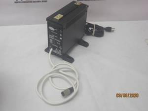 lot 59 image: 24 VOLT 8 AMP AGM BATTERY CHARGER FOR INVACARE POWER CHAIRS
