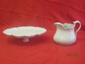 lot 61 image: VINTAGE WHITE WATER POURER&nbsp AND WHITE PEDESTAL PLATTER