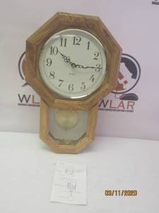 lot 73 image: VINTAGE REGULATOR QUARTZ 19IN WALL CLOCK NEW OUT OF BOX