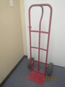 lot 92 image: RED HARD TRUCK DOLLY