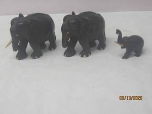 lot 106 image: 3 PC VINTAGE AFRICAN HAND CARVED WOOD EBONY ELEPHANT WITH WHITE TUSK