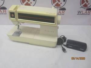 lot 130 image: SINGER TOUCH -TRONIC 2001 MEMORY SEWING MACHINE&nbsp