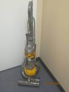 lot 134 image: DYSON 25 VACUUM