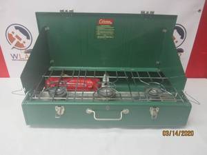 lot 149 image: COLEMAN 426D 3- BURNER&nbsp CAMP STOVE&nbsp
