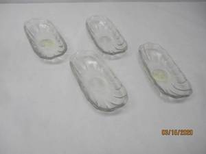 lot 155 image: TOTAL OF 4- VINTAGE&nbsp ANCHOR HOCKING 561-G BANANA SPLIT DISHES 8-14 OZ
