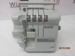 lot 172 image: SINGER PRO4D PROFESSIONAL DIFFERENTIAL FEED SEWING MACHINE&nbspONLY