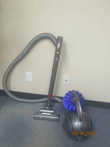 lot 197 image: DYSON DC39 VACUUM