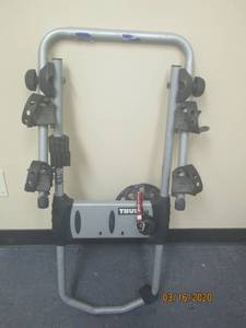 lot 204 image: THULE SWEDEN 2 BIKE RACK WITH LOCK AND KEY&nbsp