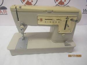 lot 217 image: SINGER H57 ZIG ZAG SEWING MACHINE ONLY NO CORD