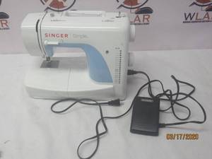 lot 228 image: SINGER SAMPLE 50T8 E99670