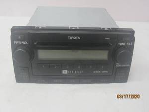 lot 232 image: TOYOTA CAR STEREO P1803