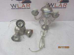 lot 252 image: 2 INTERIOR LIGHTS