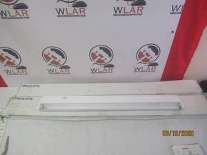 lot 262 image: 2 PHILIPS FLUORESCENT INTERIOR LIGHTING WITH LEVITON INTERGRAL FIXTURE OCCUPANCY SENSOR