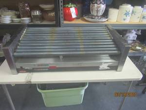lot 265 image: HOT DOG ROLLERCOOKER POWERS ON NOT HEATING UP