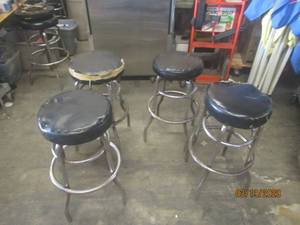 lot 266 image: LOT OF 4 BAR STOOLS