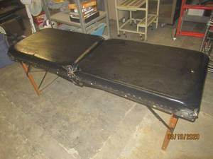 lot 280 image: PORTABLE MASSAGE TABLE 68L X 22W X 26H