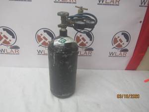lot 281 image: NITROGEN COMPRESSED GAS TANK WITH REGULATOR AND GAUGES