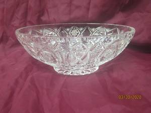 lot 320 image: VINTAGE OVAL CLEAR GLASS FRUIT BOWL&nbsp