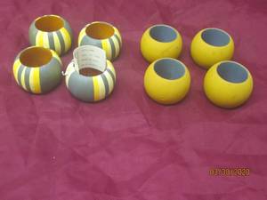 lot 325 image: TOTAL OF 8 MADE IN INDIA NAPKIN RINGS&nbsp