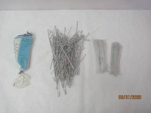 lot 335 image: GENEROUS AMOUNT OF FENCE TIES