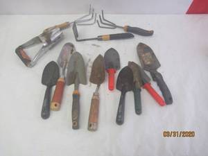 lot 345 image: GARDENING TOOLS 13PCS