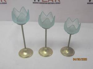 lot 357 image: TOTAL OF 3 BRASS VOTIVE CANDLE HOLDERS WITH BLUE FROSTED TULIP SHAPED GLASS FLOWER&nbsp