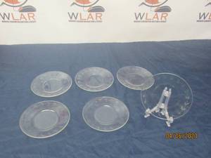 lot 386 image: TOTAL OF 6&nbsp6 INCH LEAF ETCHED CLEAR GLASS SNACK PLATES&nbsp