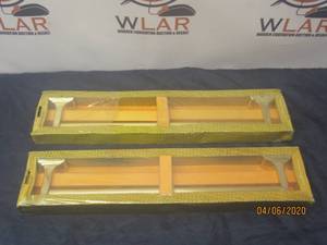 lot 396 image: TOTAL OF 2 MIAMI-CAREY BATH ACCESSORY 18 INCH GOLD TOWEL BARS&nbsp