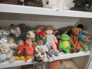 lot 24 image: BEANIE BABIES COLLECTION