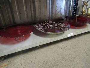 lot 52 image: CAKE STAND AND  2 - FRUIT BOWLS