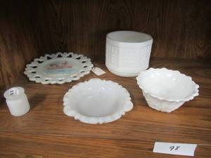 lot 98 image: MILK GLASS U.S. BATTLESHIP MAINE PLATE AND OTHER COLLECTIBLES