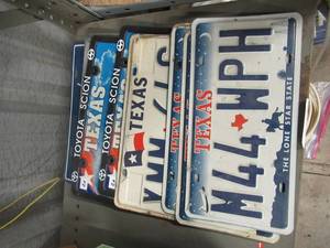 lot 118 image: COLLECTION OF VARIOUS LICENSE PLATES