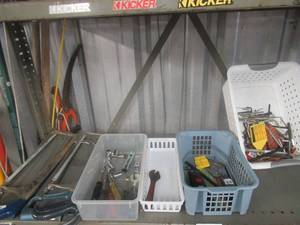 lot 120 image: HAND TOOLS HACK SAWS, NUT DRIVERS, RAZOR KNIVES AND HEX HEAD ALLEN WRENCHES