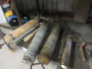 lot 124 image: 4 GREASE GUNS IN VARIOUS SIZES