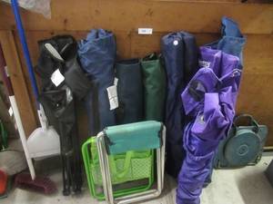 lot 141 image: ACADEMY SPORTS CHAIR, OZARK TRAIL DELUXE SITTING CHAIR, STADIUM CHAIRS AND OTHER SITTING CHAIRS