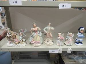 lot 160 image: 2 VINTAGE JABESON FIGURINE AND OTHER COLLECTIBLE FIGURINES