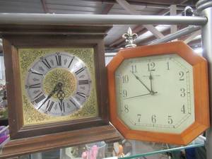 lot 169 image: MANTLE CLOCK AND WALL CLOCK